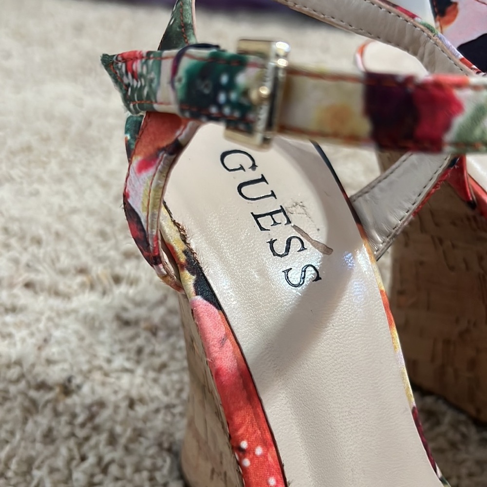 Guess Floral Wedge Sandals (8) - Picture 5 of 10
